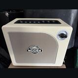 Mooer Hornet - modelingové kombo s bluetooth