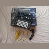 Novation Circuit Mono Station - ZAMLUVENO