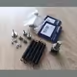 Kytarov&yacute; hardware a nožn&iacute; sp&iacute;nač