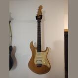 YAMAHA EG 112 C