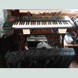 Roland Juno D-LE + stojan Soundsation