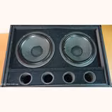 Pr&aacute;zdn&aacute; bedna 2x 12" vhodn&aacute; pro basov&eacute; repr&aacute;ky.