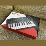 Prodám controler AKAI MPK MINI MK4