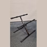 Prod&aacute;m stojan pod kytarov&eacute;/basov&eacute; kombo 