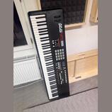 Akai MPK88 midi