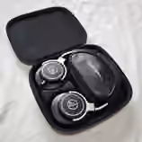 Studiov&aacute; sluch&aacute;tka Audio-Technica ATH-M70x +hlin&iacute;kov&yacute; stojan
