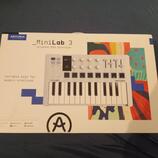 Midi kontrolér Arturia Minilab 3