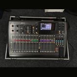 Behringer X32 + case