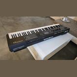 Kurzweil PC4 syntezátor, piano, workstation
