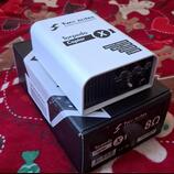 Bílé zařízení Torpedo Captor X od značky Two notes AUDIO ENGINEERING v originální krabici. Na přední straně jsou nápisy REACTIVE LOAD BOX, VIRTUAL CA…