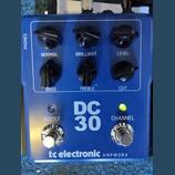 TC Electronic DC 30 preamp a simulátor aparátu VOX