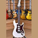 Prodám G&L Tribute Comanche (Olympic White, 2022)
