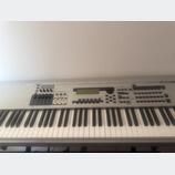 YAMAHA MO8