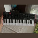 MIDI klávesový kontrolér Akai MPK Mini Plus
