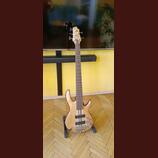 Baskytara Cort A5