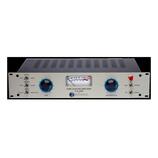 Stříbrný rackový přístroj s nápisem TUBE LEVELING AMPLIFIER TLA-100A a logem Summit Audio Inc. Na předním panelu jsou dva velké modré otočné knoflíky…