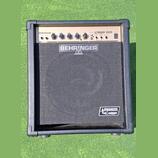 Baskytarové kombo Behringer Ultrabass BX300 (30W)