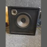 Behringer 1x15 600w