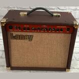 Kombo pro elektroakustické nástroje LANEY LA30C 