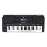 Černý digitální klavír značky YAMAHA, model PSR-SX720. Nástroj má v horní části displej s ovládacími prvky, tlačítka a dvě velké mřížky reproduktorů.…