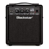 Černý kytarový kombo zesilovač značky Blackstar. Horní ovládací panel obsahuje vstup INPUT, čtyři otočné ovladače s popisky VOLUME LEVEL, EQ ISF, DEL…