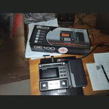Na fotografii je kytarový procesor efektů MOOER GE100 v originální krabici. Na krabici i na samotném zařízení je uveden název modelu GE100 a značka M…