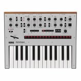 Stříbro-šedý monofonní analogový syntetizátor s klaviaturou a dřevěnými bočními panely. Na předním panelu je nápis KORG monologue MONOPHONIC ANALOGUE…
