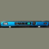 Modrý rackový procesor s nápisy DigiTech STUDIO vlevo a S100 vpravo. Uprostřed se nachází displej s zeleným digitálním číslem 88 a ovládací panel s p…