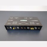Černá DI-box s nápisy DI-BOX, 2 CHANNELS a logem CORDIAL SOUND & AUDIO EQUIPMENT. Na horní straně je označení CES02 a přepínače pro GND (OFF/ON), BAL…