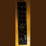 Zadní strana černého audio rozhraní s několika konektory. Na zařízení jsou nápisy Line Inputs (vstup 3 a 4), Line Outputs (výstupy 1 až 8) a S/PDIF (…