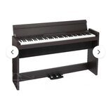 Digitální piano v tmavě hnědém dřevěném provedení s integrovaným stojanem a pedály. Nástroj má bílé a černé klávesy a nad nimi se nachází ovládací pa…
