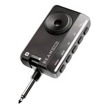 Černý kompaktní efektový pedál s integrovaným 6,3mm jack konektorem. Na horní straně je velký černý oválný ovládací knoflík a nápis BEAM SOLO. Pod řa…