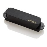 Černý humbucker s matným povrchem a plastovým krytem. Na pravé straně krytu je zlatý nápis EMG X. Snímač je osazen montážními ušima s otvory pro šrou…