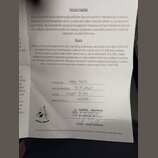 Fotografie zachycuje papírový záruční list s nadpisy Servisní balíček a Struny. V ručně vyplněných polích je uveden prodejce HUML MUSIC, datum prodej…