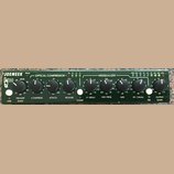 Zelený rackový procesor značky JOEMEEK s nápisy OPTICAL COMPRESSOR a MEEQUALIZER. Zařízení obsahuje devět černých otočných ovladačů s bílou značkou a…