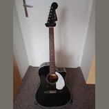 Černá akustická kytara s vyřezem v těle a hnědým hmatníkem. Na hlavě je viditelné logo Fender a nápis CD-60. Nástroj je v dobrém vizuálním stavu s gl…