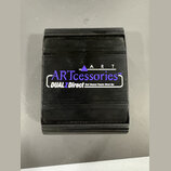 Černý obdélníkový box z plastu nebo kovu s žebrovanými okraji. Na horní straně je bílý obdélníkový štítek s nápisy ART, ARTccessories™ a DUALZ Direct…
