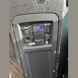 Zadávací panel aktivního reproduktoru s nápisy AVX D12 DIGITAL ACTIVE SPEAKER a dB TECHNOLOGIES. Panel obsahuje vstupy BALANCED INPUT, výstup LINK OU…