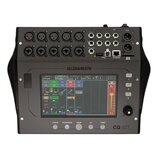 Digitální mixážní pult v černé barvě s dotykovým displejem. Na horní straně je nápis ALLEN&HEATH a v pravém dolním rohu označení CQ-12T. Horní panel…