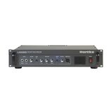 Černý basový zesilovač v rackovém provedení s úchyty po stranách. Na předním panelu je nápis LH1000 1000 WATT BASS AMPLIFIER CLASS A VALVE PREAMP a l…