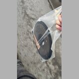 Fotografie zachycuje cívku s hnědou páskou v průhledném plastovém obalu. Na papírové etiketě je viditelné logo "BB". Ostatní nápisy na obalu a etiket…