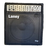 Černý kombozesilovač s kovovou ovládací lištou a černou perforovanou mřížkou. Na mřížce je bílý nápis Laney a v pravém dolním rohu logo AUDIOHUB. Na…