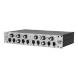 Stříbrný rackový equalizer s černým šasi. Na předním panelu je nápis EMPRESS TUBE EQUALIZER a logo BAILAB AUDIO. Zařízení obsahuje řadu otočných pote…