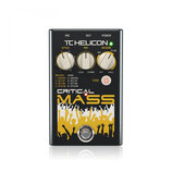 Černý efektový pedál s nápisem TC HELICON a názvem modelu CRITICAL MASS. Na horní straně jsou tři bílé otočné ovladače s popisky STYLE, MIX a REVERB.…