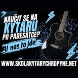 Reklamní grafika s černým pozadím, modrými blesky a textem „NAUČIT SE NA KYTARU PO PADESATCE? U nás to jde!“. V pravé části je zobrazena černá akusti…