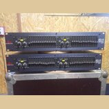 Dvě identické rackové jednotky značky dbx PROFESSIONAL PRODUCTS, model iEQ-15 Equalizer/Limiter with TYPE V NR and AFS. Černý kovový povrch s řadou p…