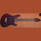 Elektrická kytara s fialovým lakem s viditnou strukturou dřeva. Na hlavě hрифu je bílý nápis YAMAHA. Nástroj má dva humbuckery, jeden tónový knoflík…