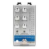 Stříbrný efektový pedál s nápisem COMPRESSOR MKII a logem empress effects. Na horní straně jsou šest kovových otočných knoflíků s popisky INPUT, OUTP…