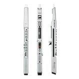 Tři pohledy na stříbrný digitální wind instrument. Na přístroji jsou viditelné nápisy „Createn“ a „AP-500 Pro“. Nástroj má bílý mouthpiece, displej s…