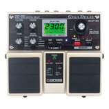 Digitální delay pedál Boss DD-20 Giga Delay v béžovém provedení s kovovým horním panelem. Na panelu jsou knofíky E.LEVEL, F.BACK a TONE, přepínač MOD…